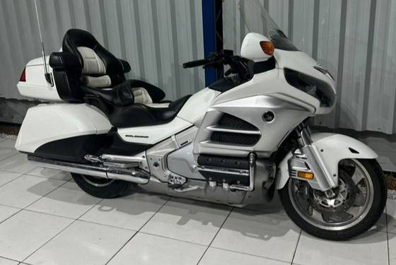 HONDA GL 1800 GOLD WING HONDA GL 1800 GOLD WING